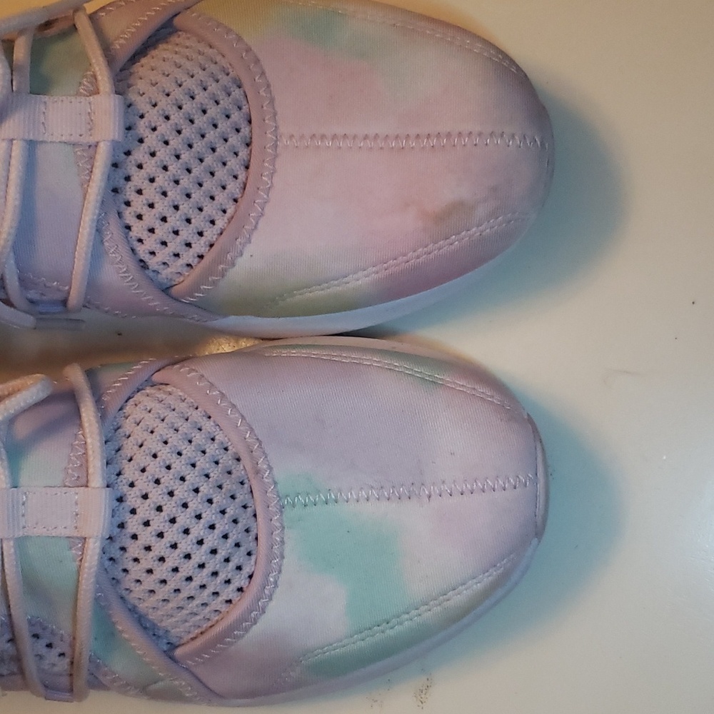 Brookside Performance Sneakers - Picture 4 of 6